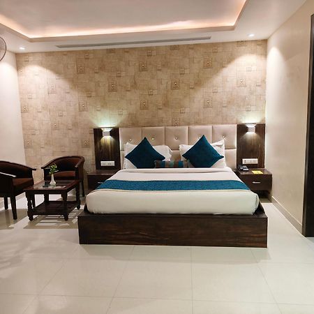 Pinnacle By Click Hotels, Lucknow Eksteriør bilde