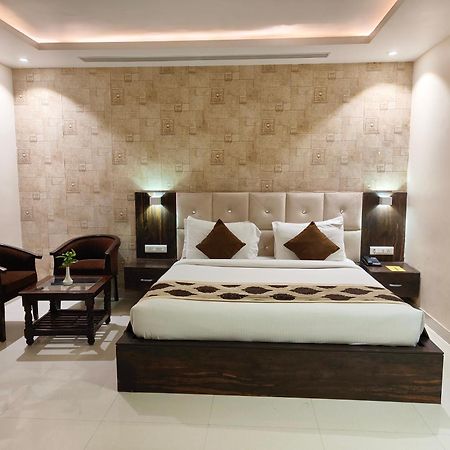 Pinnacle By Click Hotels, Lucknow Eksteriør bilde