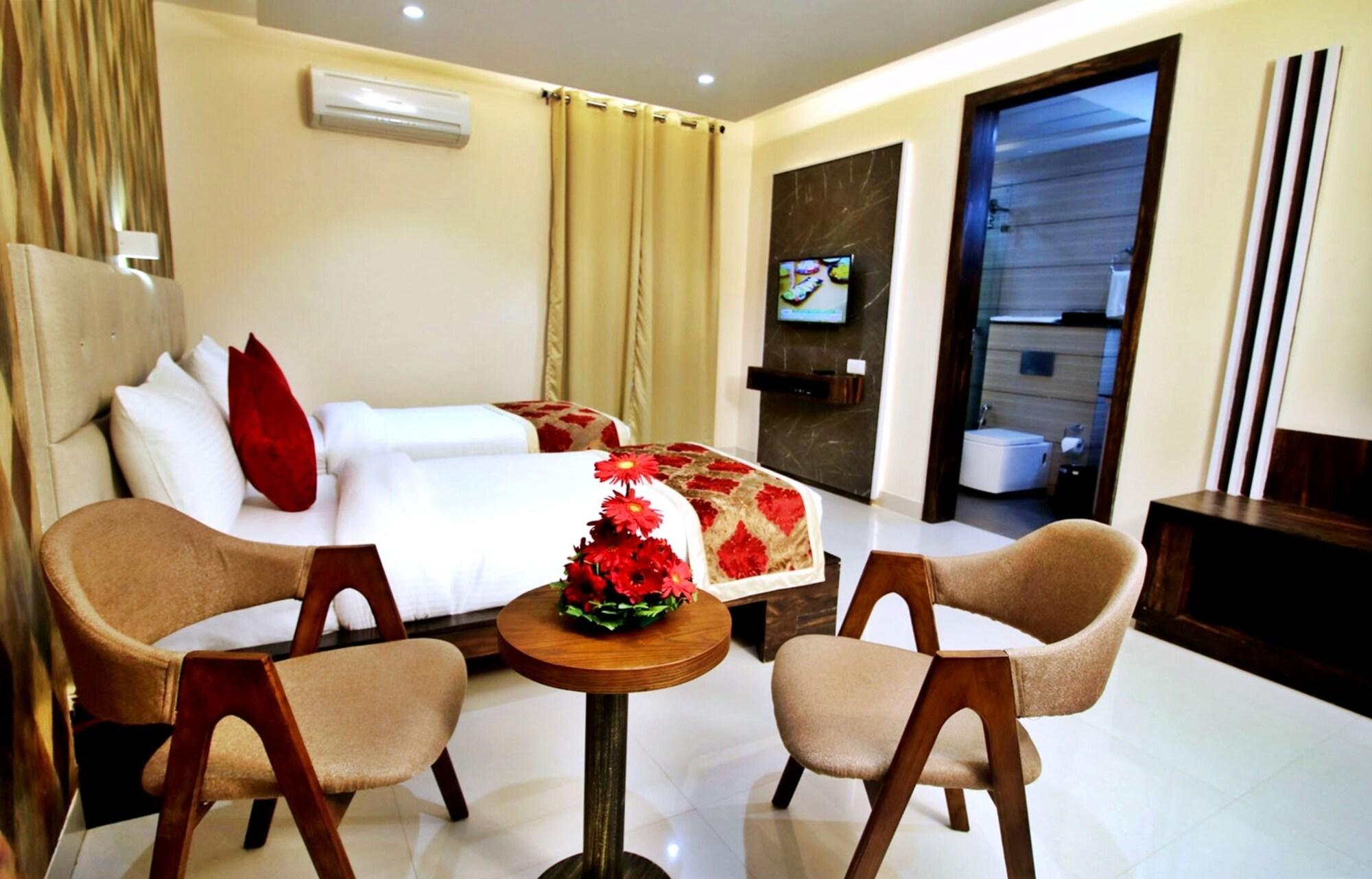 Pinnacle By Click Hotels, Lucknow Eksteriør bilde