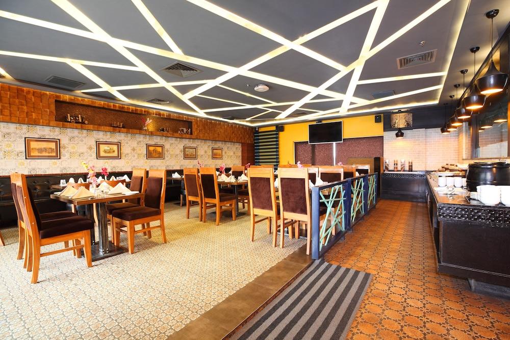 Pinnacle By Click Hotels, Lucknow Eksteriør bilde