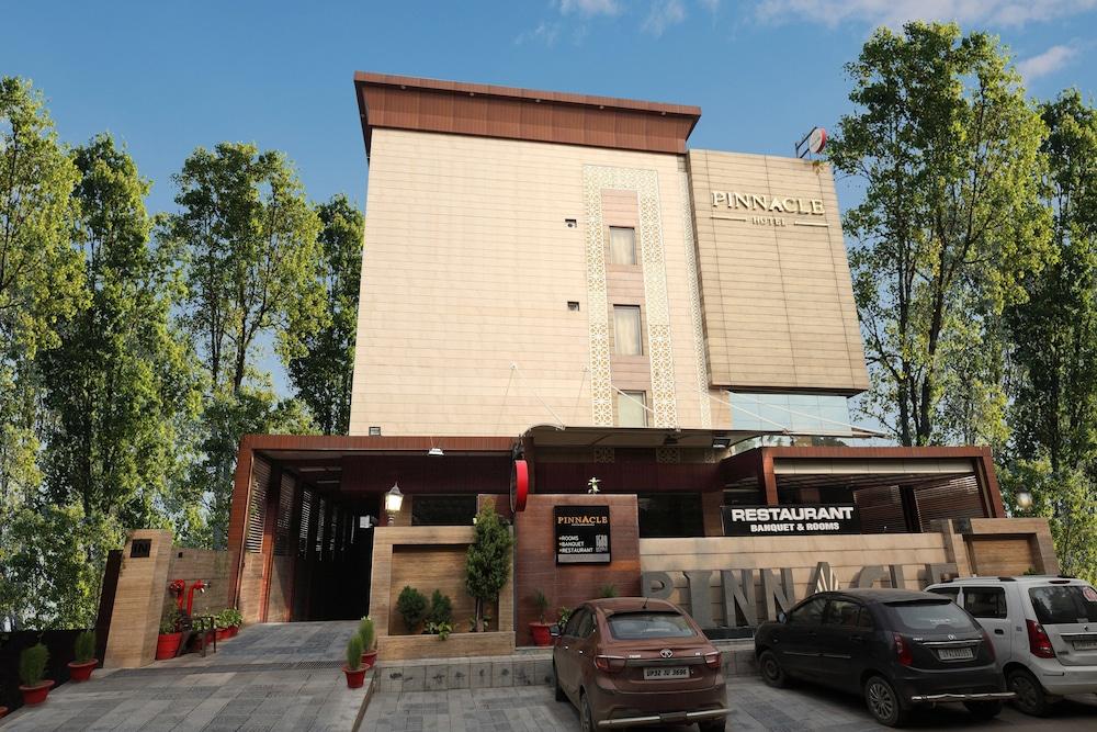 Pinnacle By Click Hotels, Lucknow Eksteriør bilde