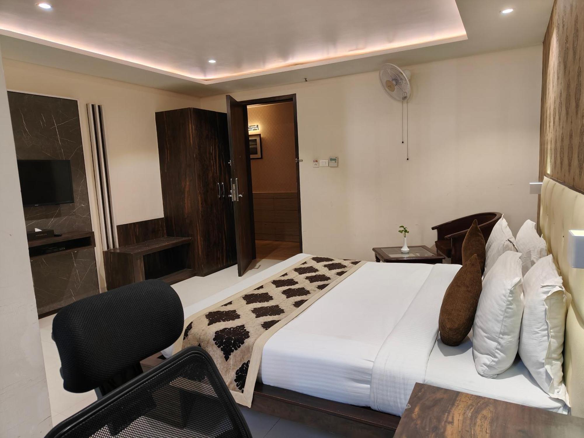 Pinnacle By Click Hotels, Lucknow Eksteriør bilde