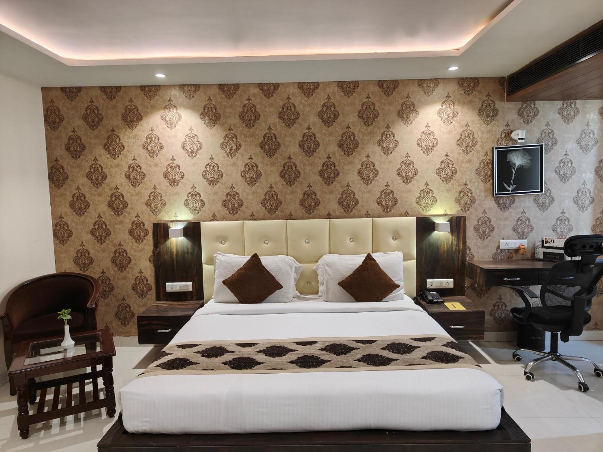 Pinnacle By Click Hotels, Lucknow Eksteriør bilde