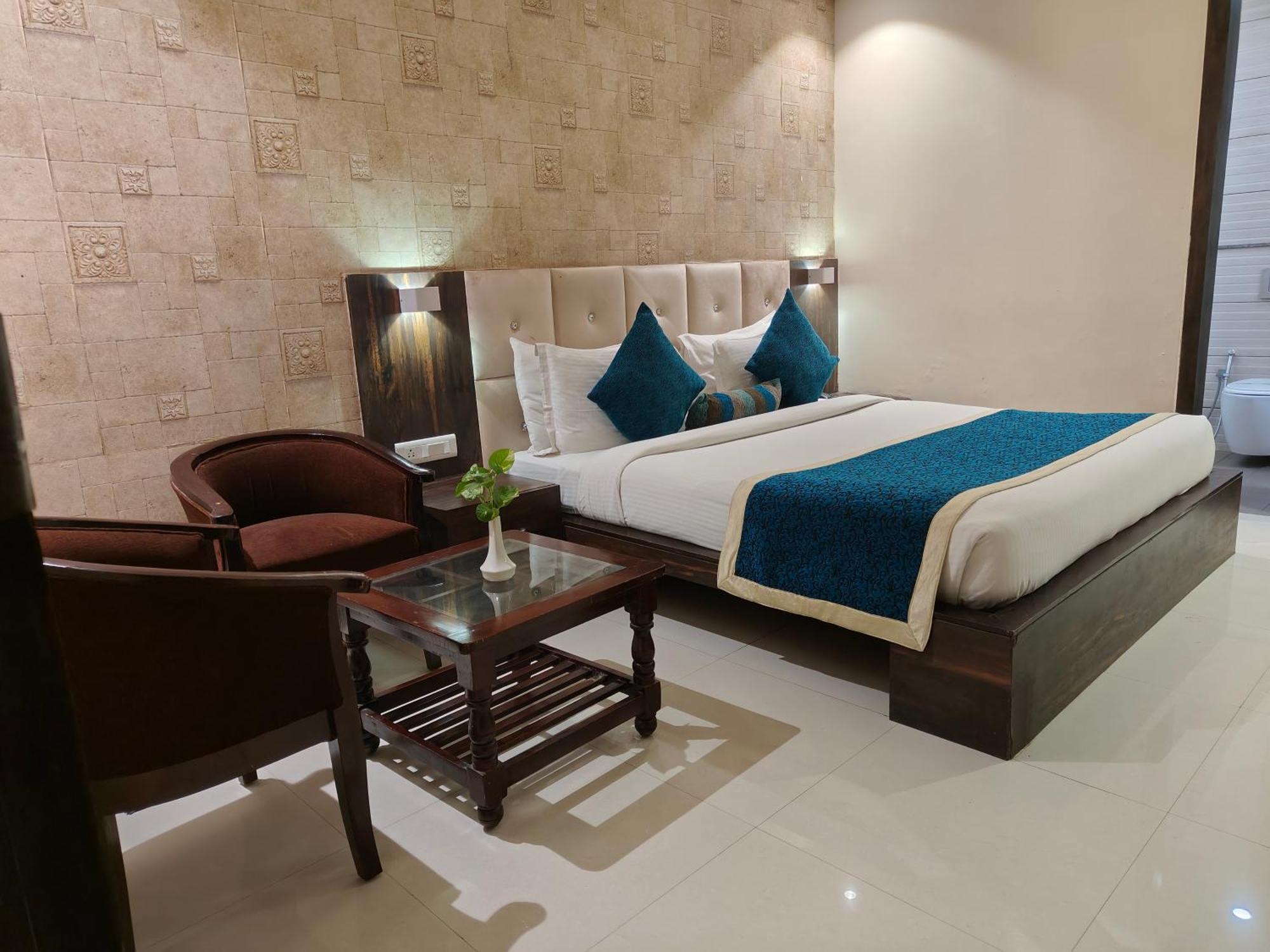 Pinnacle By Click Hotels, Lucknow Eksteriør bilde