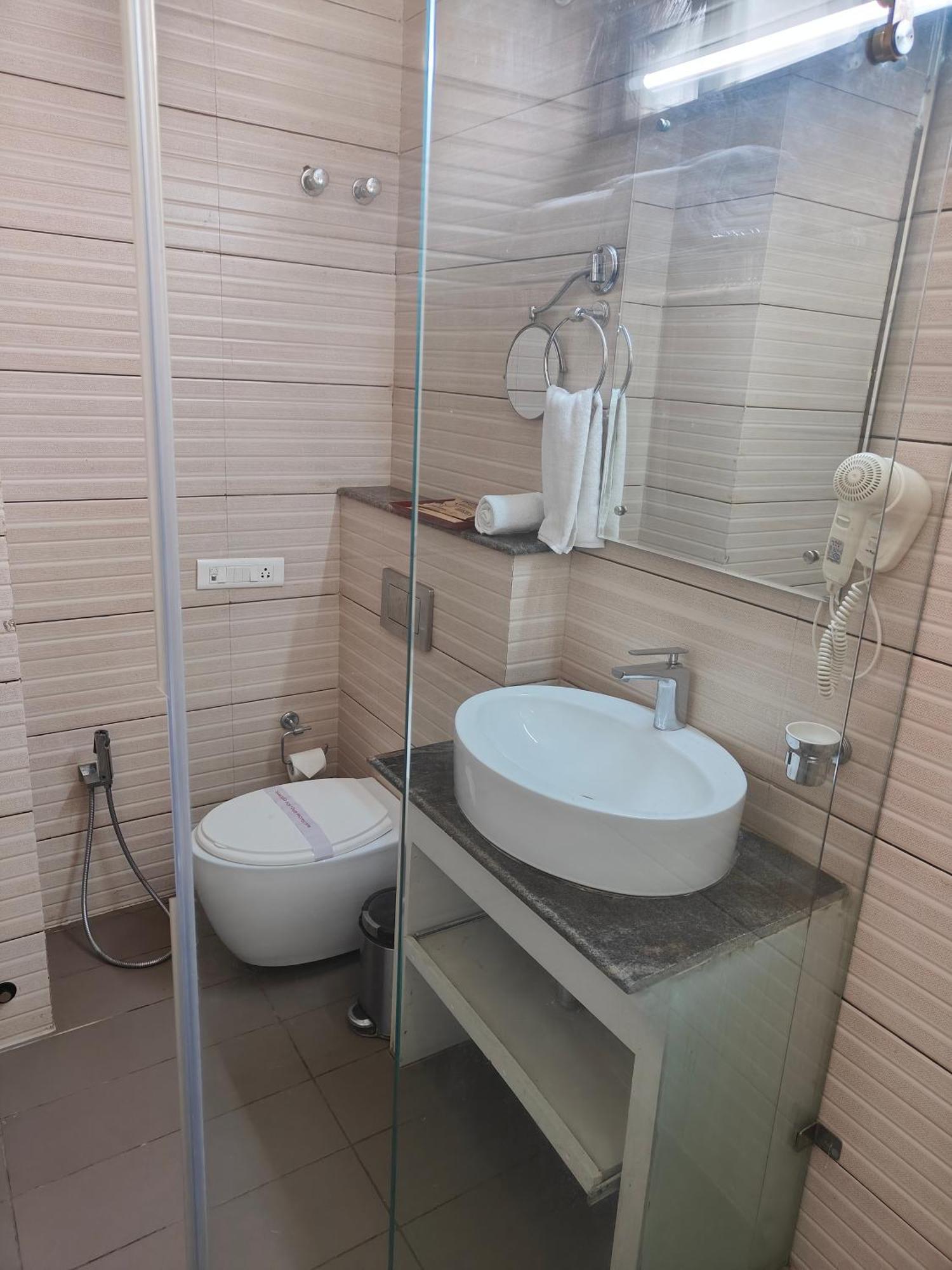 Pinnacle By Click Hotels, Lucknow Eksteriør bilde