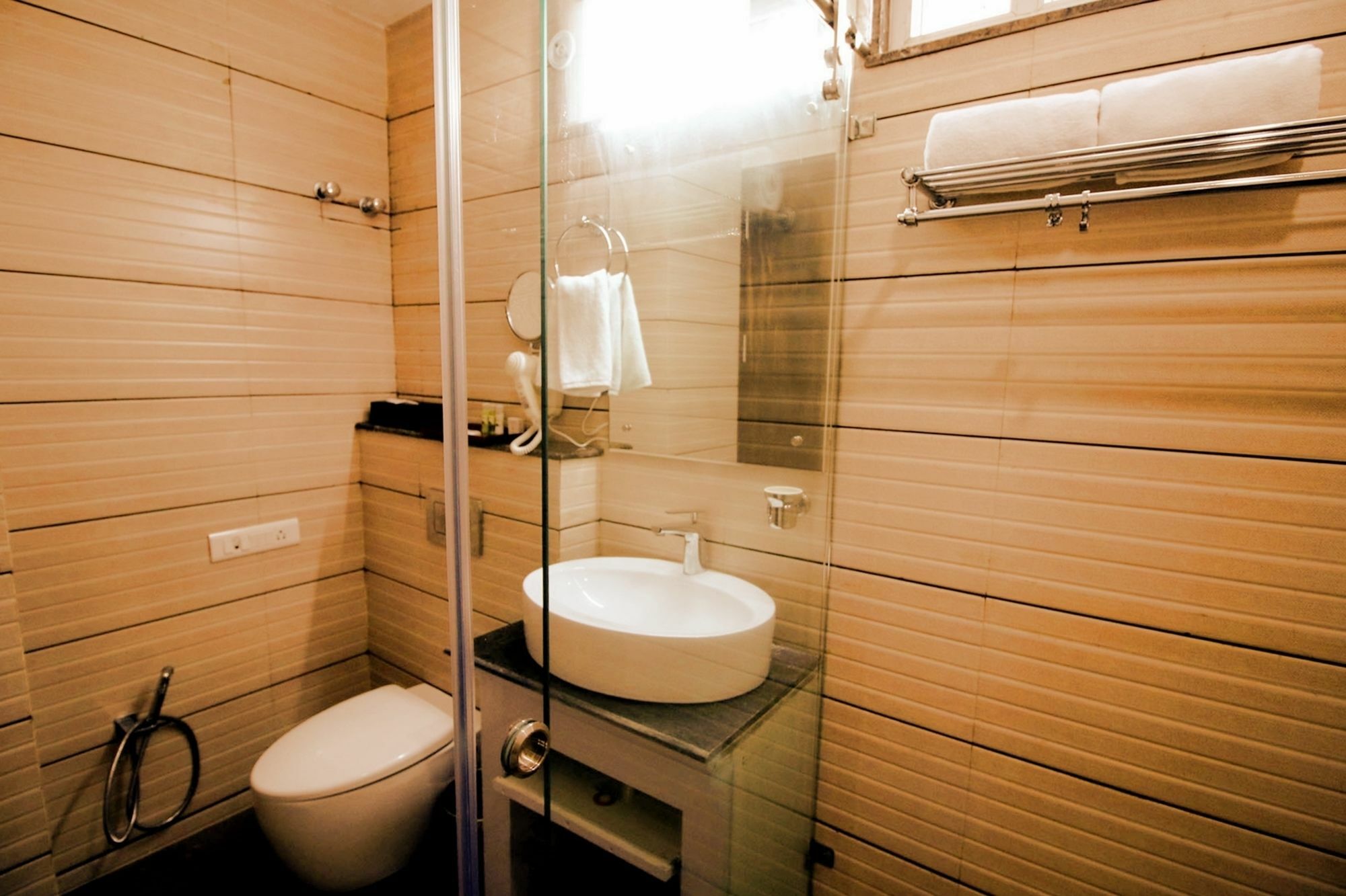 Pinnacle By Click Hotels, Lucknow Eksteriør bilde