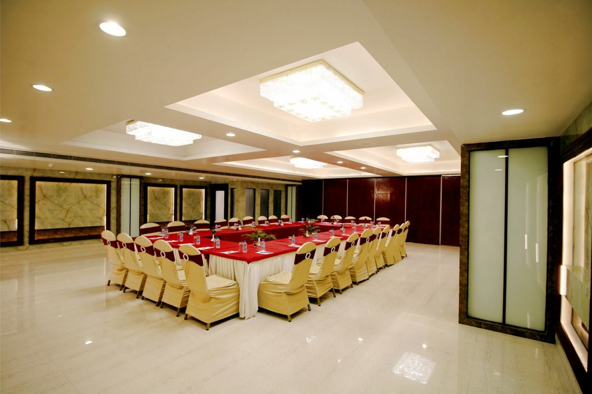 Pinnacle By Click Hotels, Lucknow Eksteriør bilde