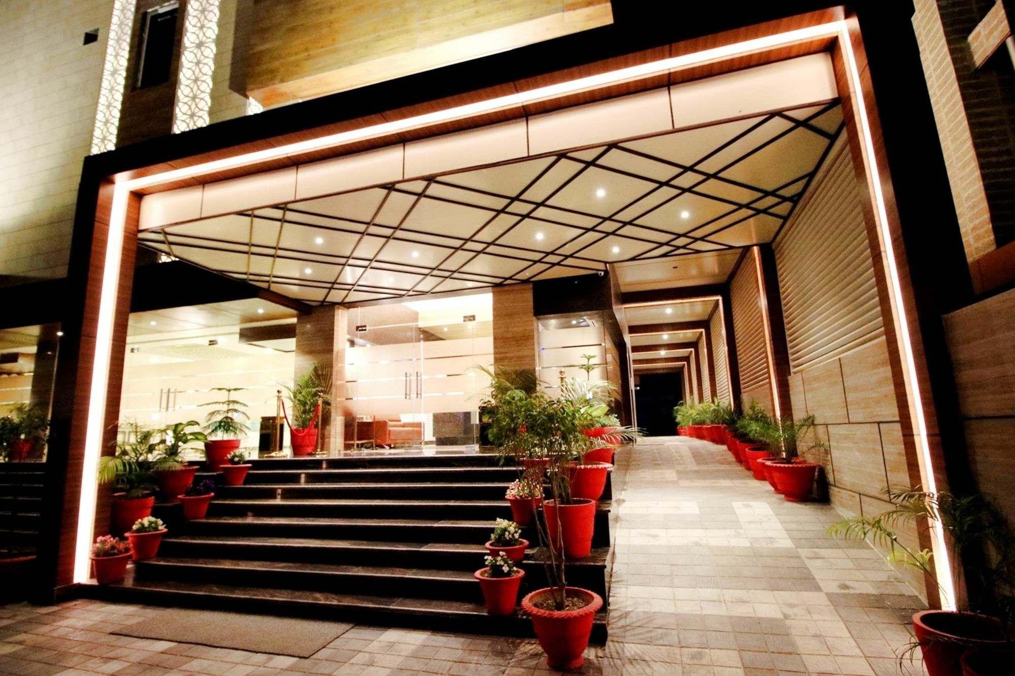 Pinnacle By Click Hotels, Lucknow Eksteriør bilde