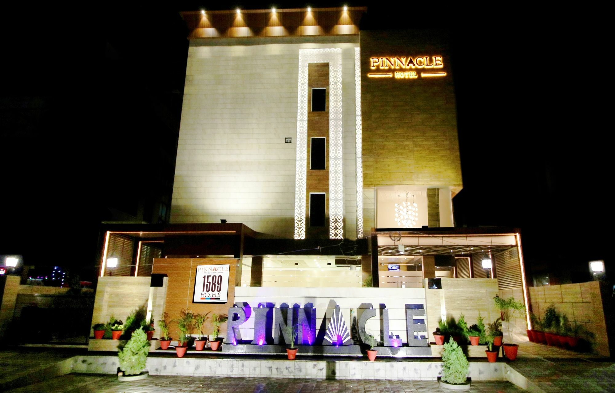 Pinnacle By Click Hotels, Lucknow Eksteriør bilde